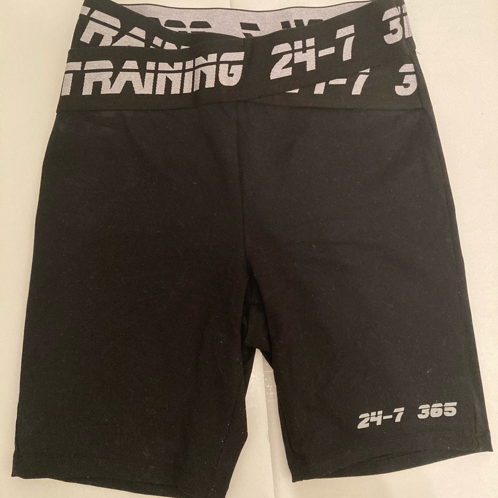 Black biker shorts FOREVER 21
